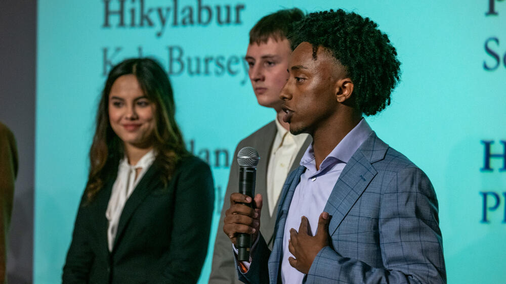 Students Pitching